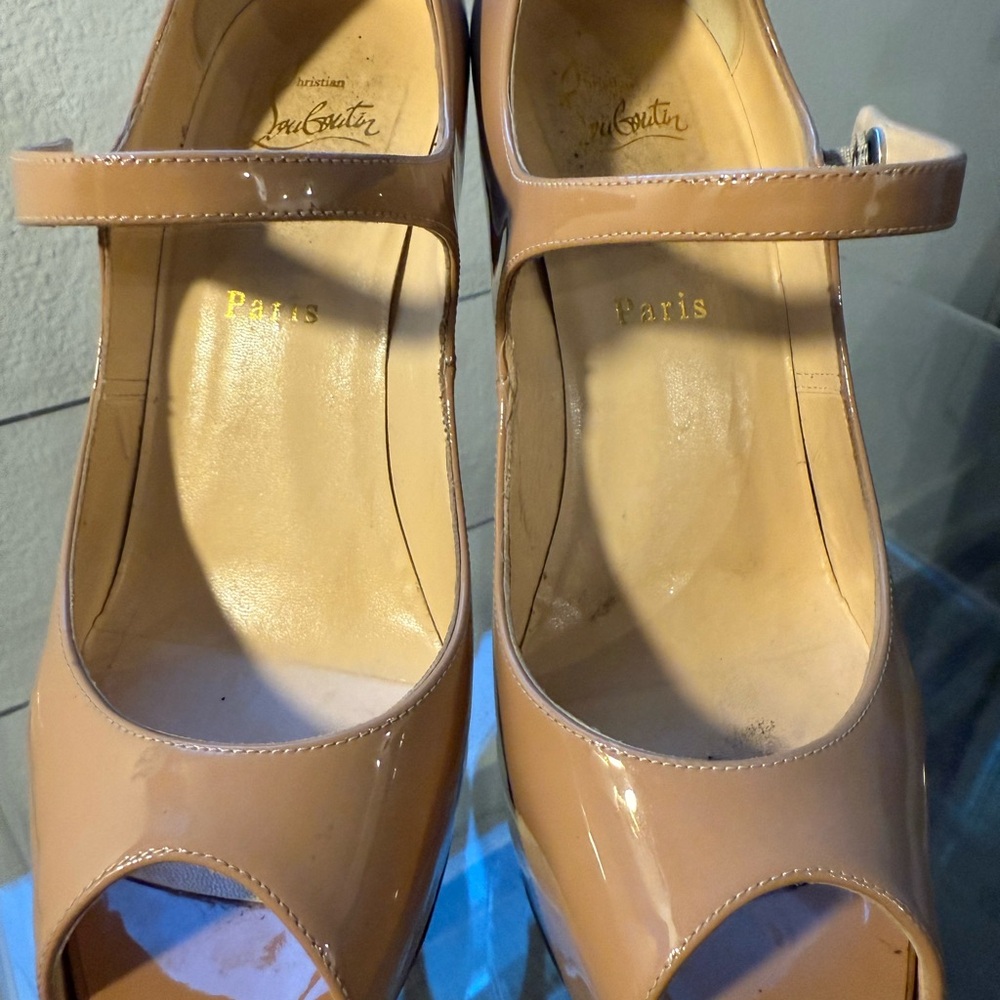 Christian Louboutin Tan Patent Leather Heels‎
